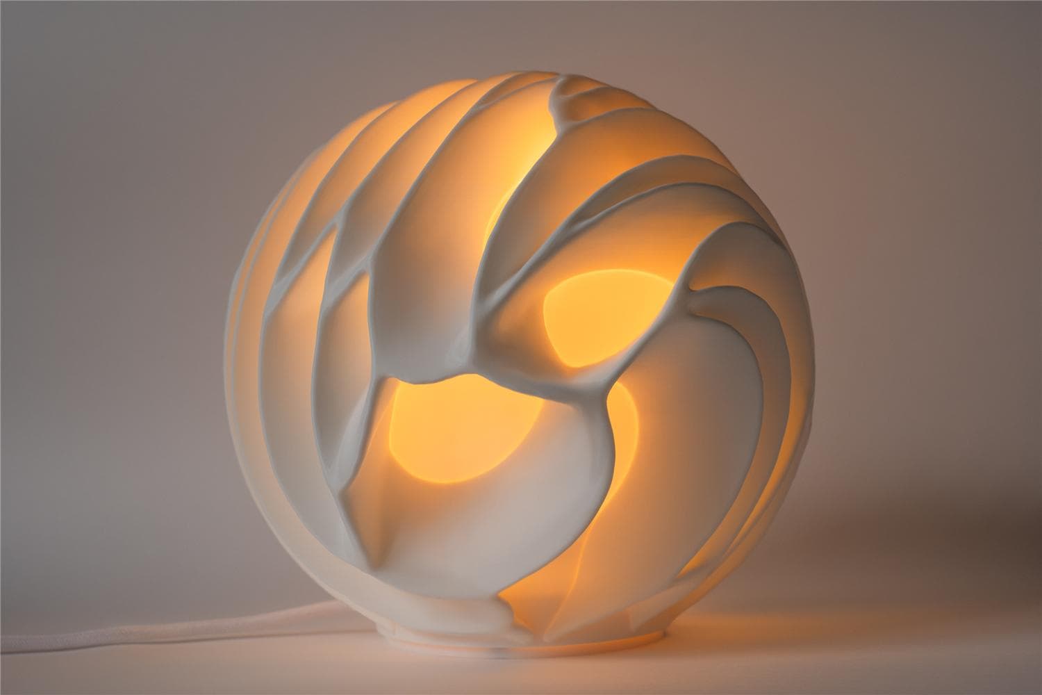 O6 LAVA SCULPTED LAMP