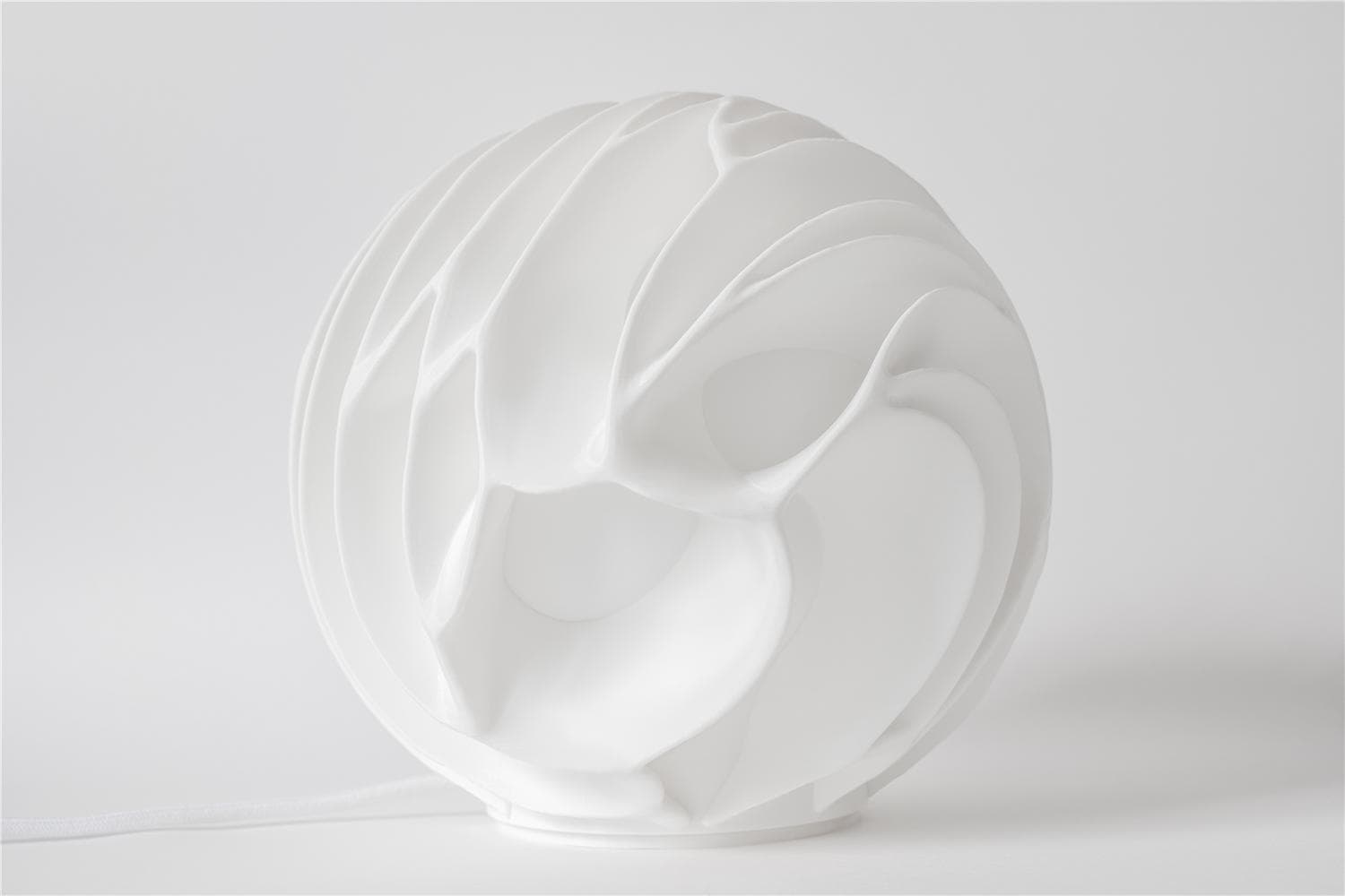 O6 LAVA SCULPTED LAMP